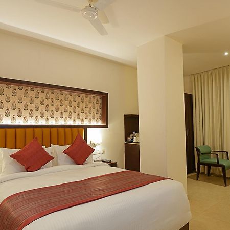 Grand Continent Secunderabad A Sarovar Portico Affiliate Hotel Exterior photo
