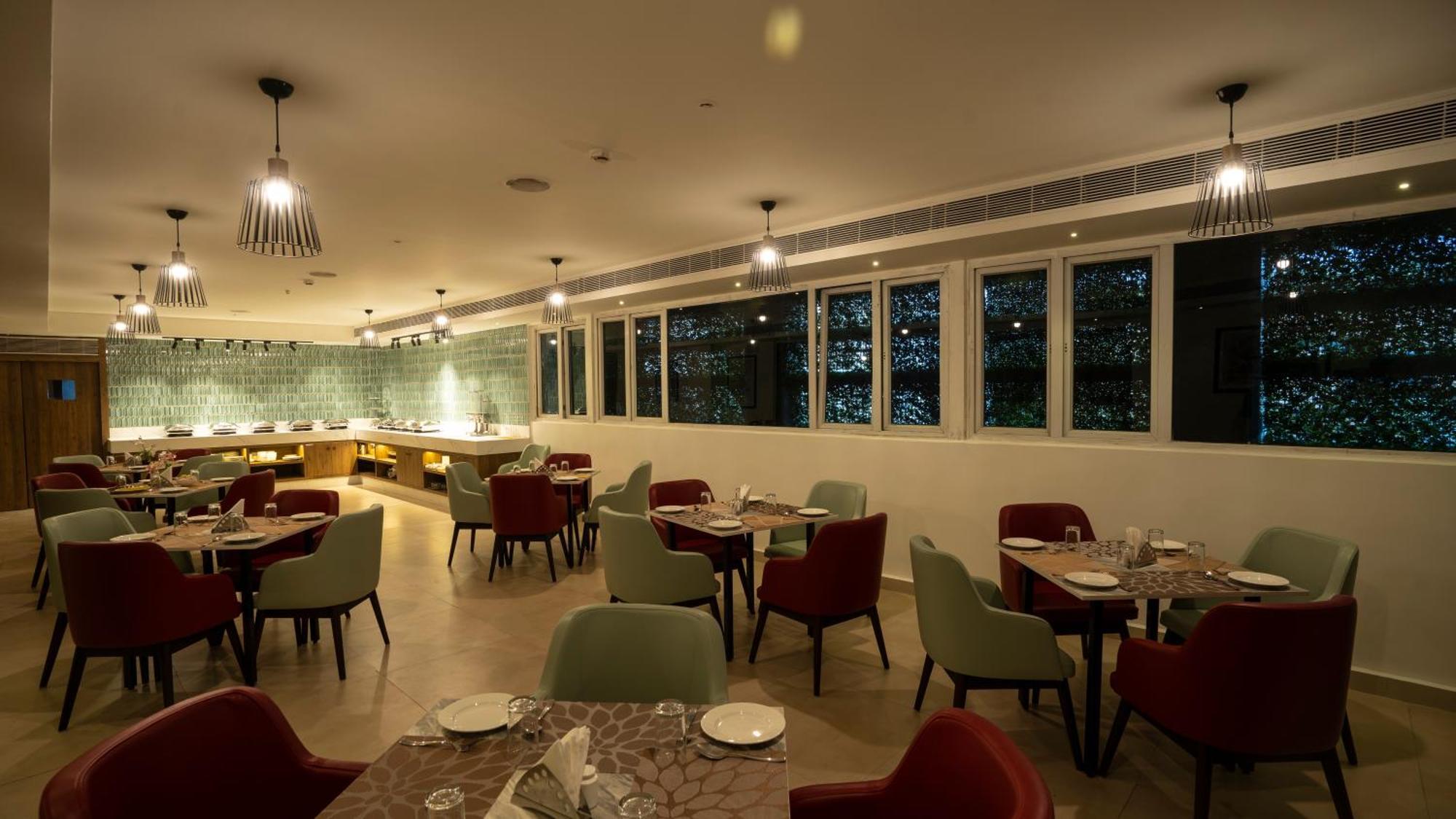 Grand Continent Secunderabad A Sarovar Portico Affiliate Hotel Exterior photo