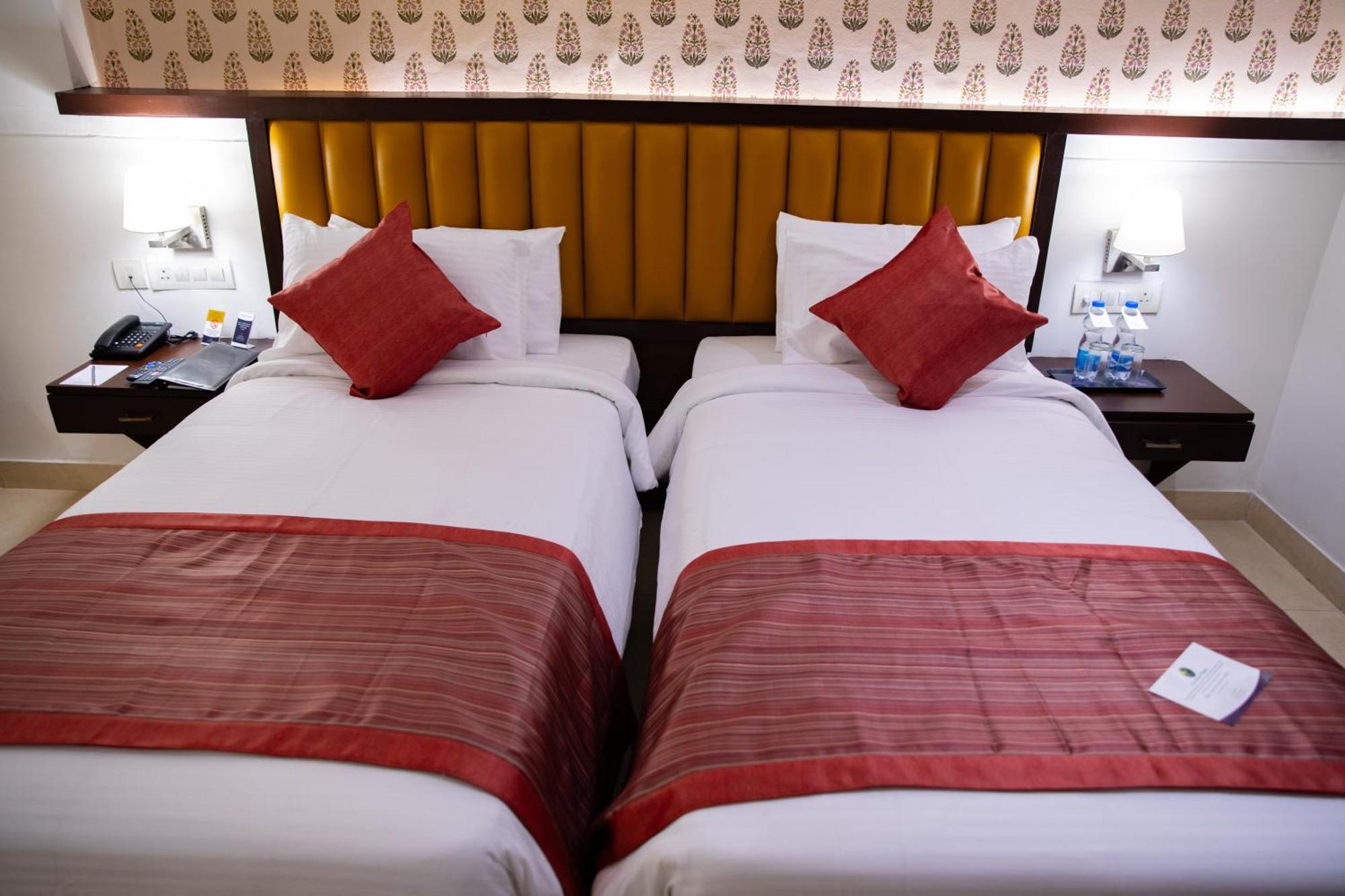 Grand Continent Secunderabad A Sarovar Portico Affiliate Hotel Exterior photo