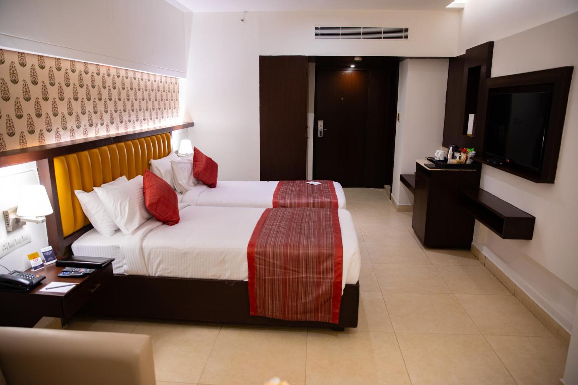 Grand Continent Secunderabad A Sarovar Portico Affiliate Hotel Exterior photo